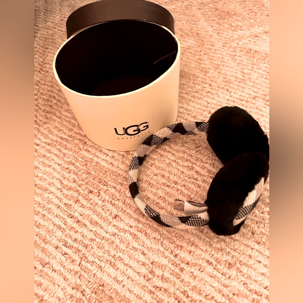 Earmuffs By Ugg - image 2